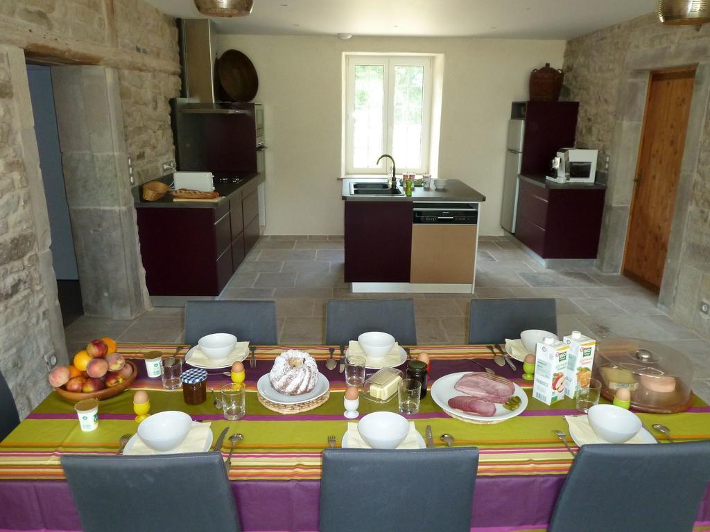 プロンビエール・レ・バン Le Faing Du Bray Bed & Breakfast エクステリア 写真