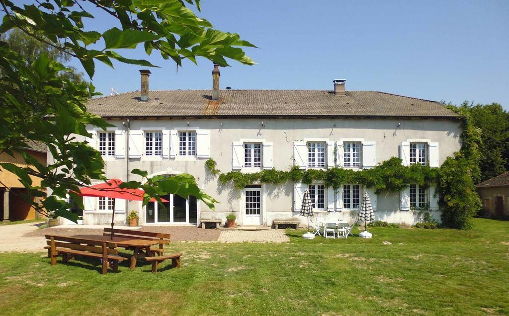 プロンビエール・レ・バン Le Faing Du Bray Bed & Breakfast エクステリア 写真